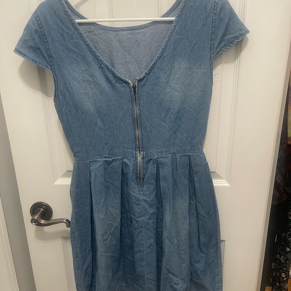 Taylor & Sage Blue Dress with White Lace Back - Picture 6 of 15